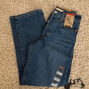 NWT Levi’s Ribcage Straight Ankle Jeans (25x27)
